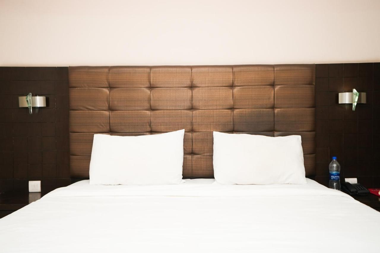 Stay Well Hotels & Homes Gurgáon Kültér fotó